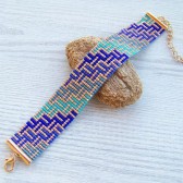 نمونه‌کار آموزش منجوق بافی با دستگاه